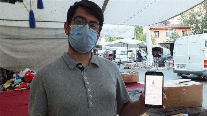 Pazar tezgahında tıp fak&uuml;ltesini kazandığını &ouml;ğrendi