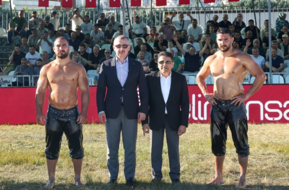 Feyzullah Akt&uuml;rk Başpehlivan Oldu