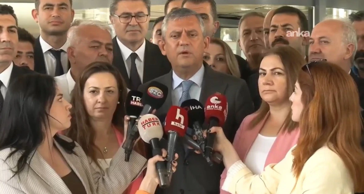 Yeni Parti Tartışmasına &Ouml;zel 'den Yanıt